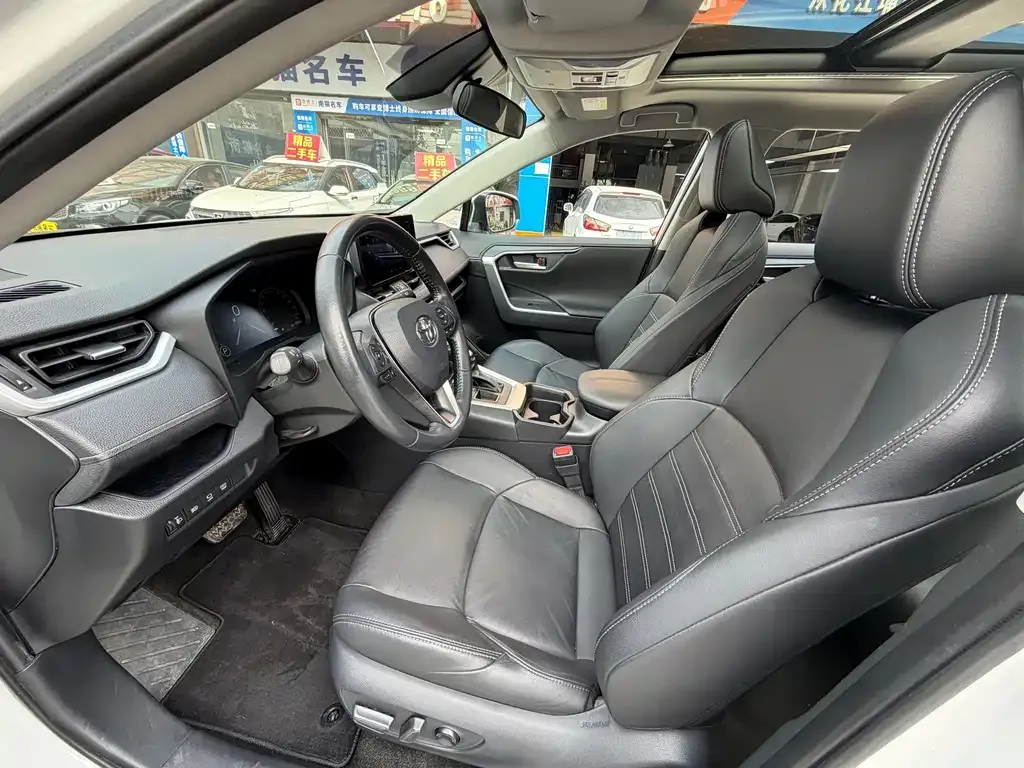 Toyota Wildlander 2023 из CN, фото 7