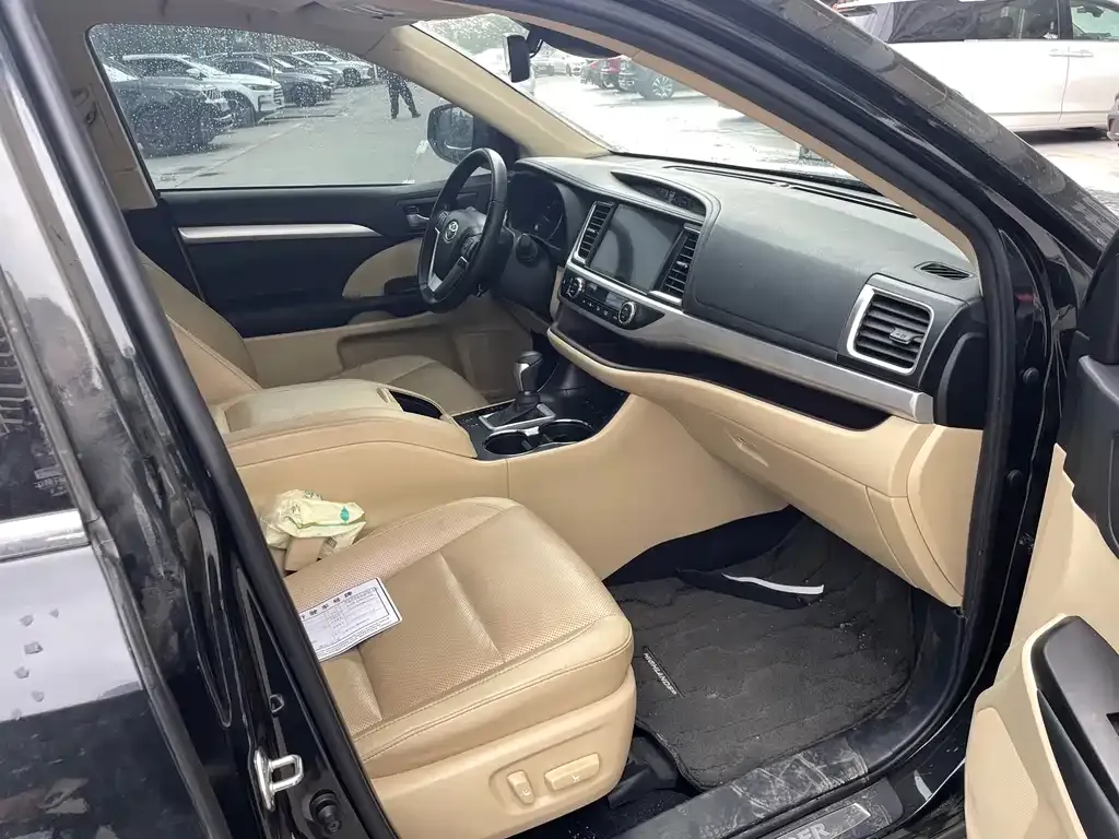 Toyota Highlander 2021 из CN, фото 2
