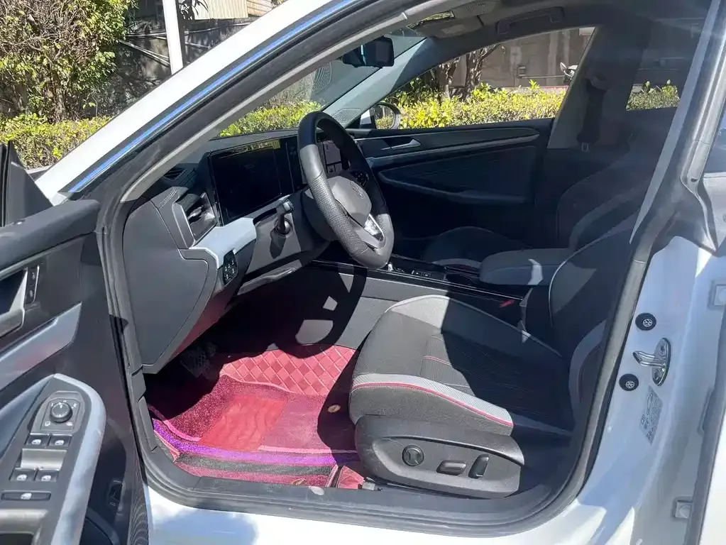 Volkswagen Lamando 2024 из CN, фото 6