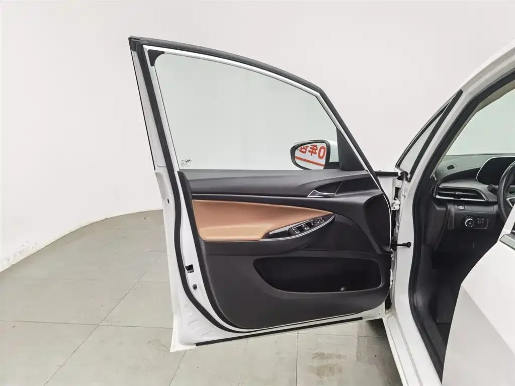Buick GL6 2022 из CN, фото 5