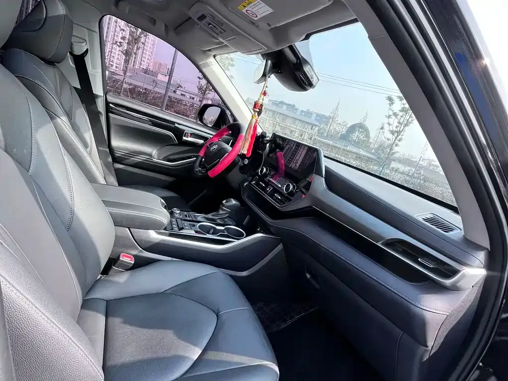 Toyota Highlander 2023 из CN, фото 2