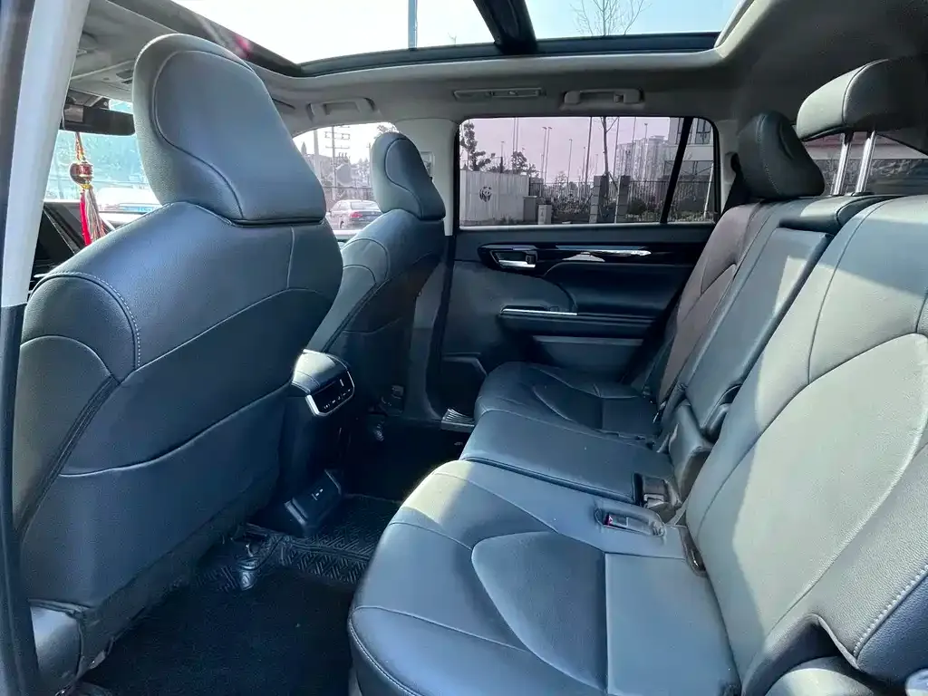 Toyota Highlander 2023 из CN, фото 8
