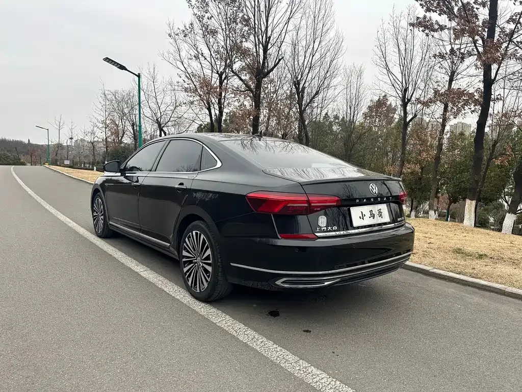 Volkswagen Passat — фото 6