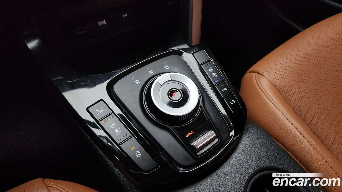 Kia Seltos — фото 8