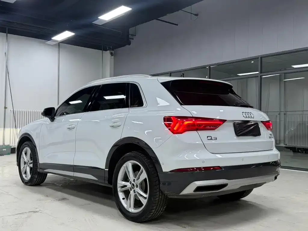 Audi Q3 — фото 9