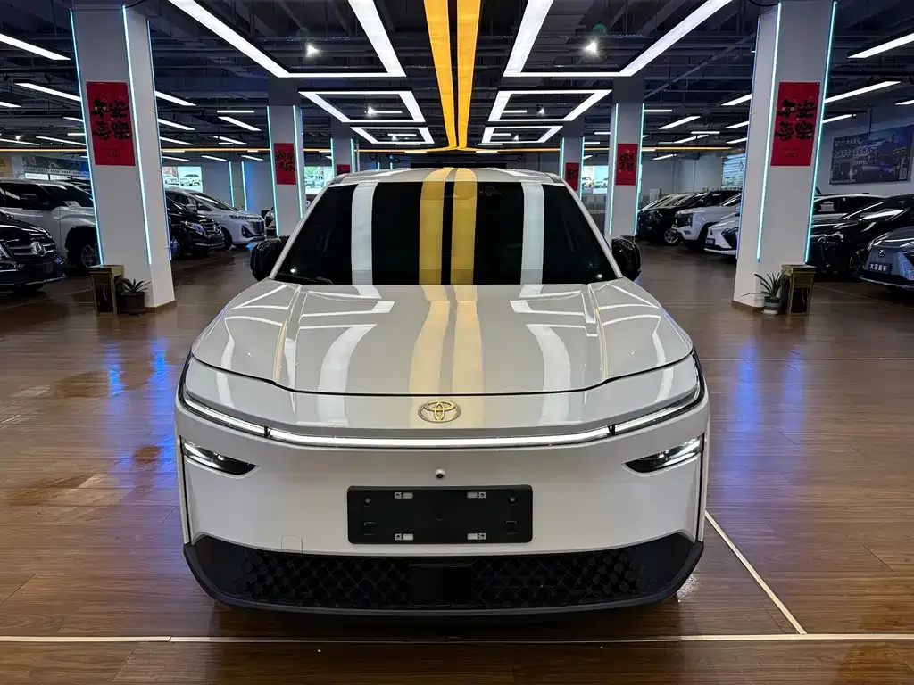 Toyota Platinum 3X 2025 из CN, фото 2