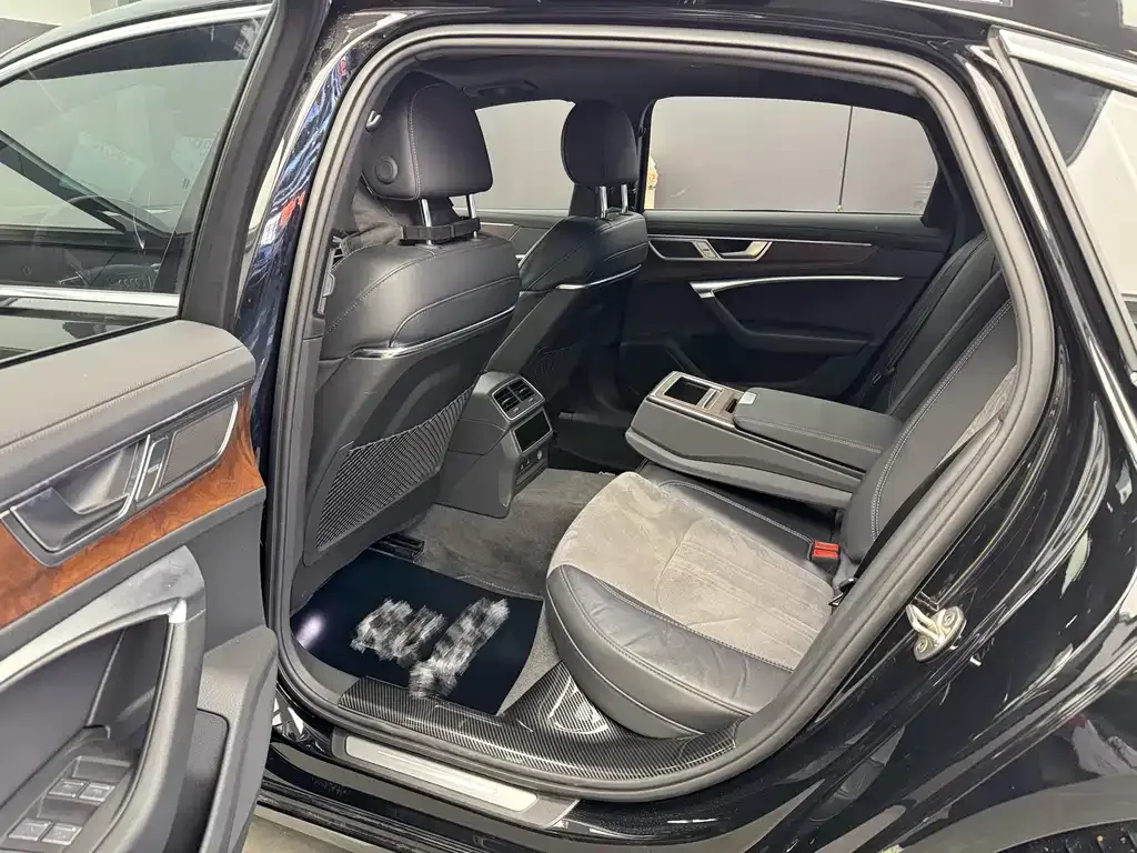 Audi A6L 2022 из CN, фото 3