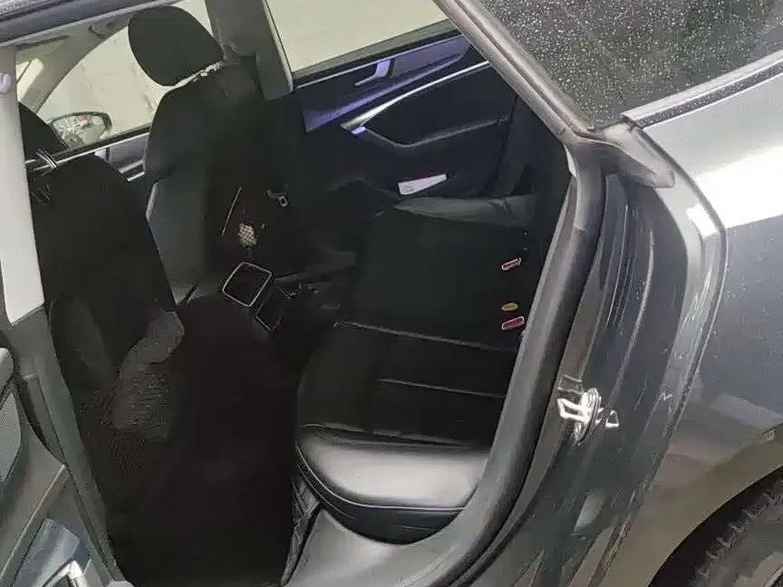 Audi A7 2021 из CN, фото 3