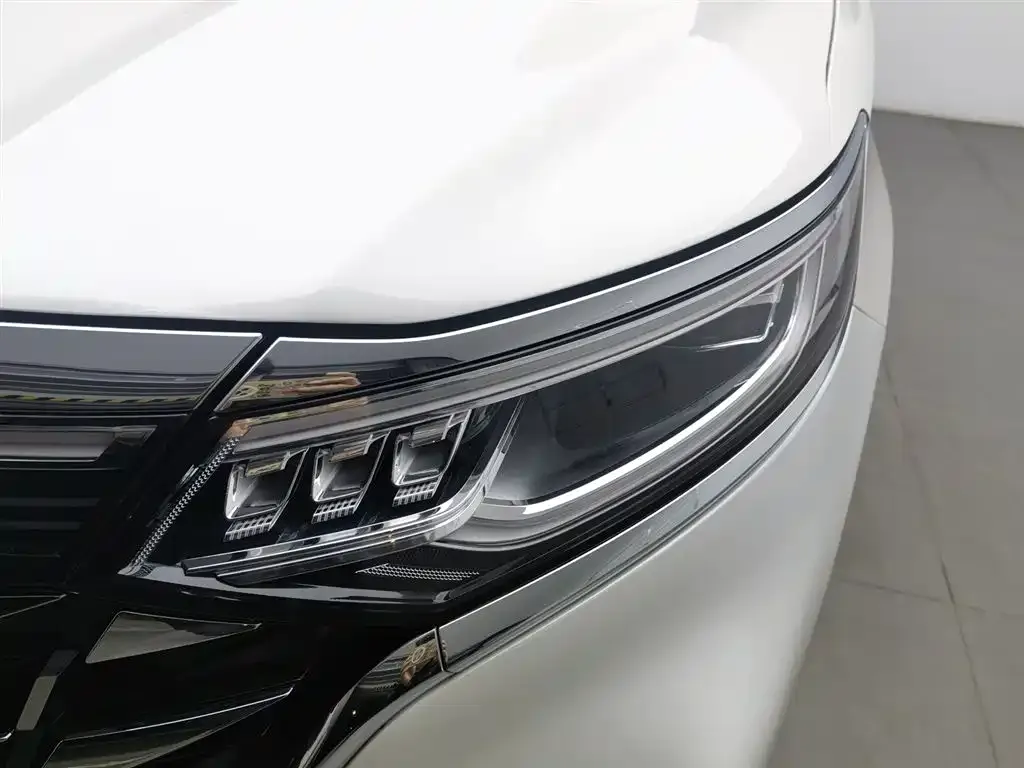Roewe iMAX8 2023 из CN, фото 8