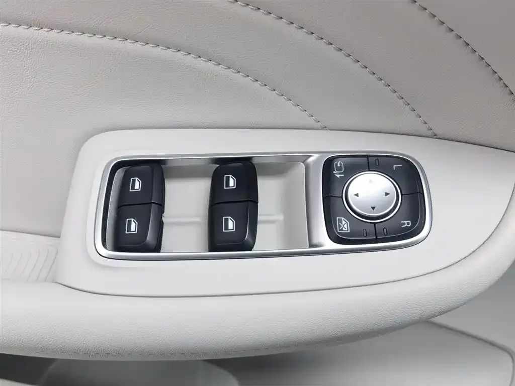 Roewe iMAX8 2023 из CN, фото 2
