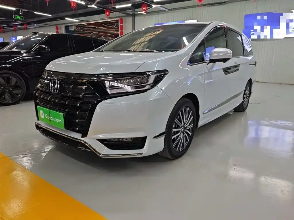 Honda Elysion 2024 из CN, фото 10