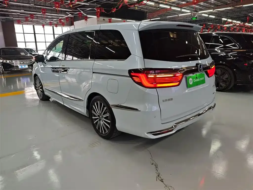 Honda Elysion 2024 из CN, фото 5