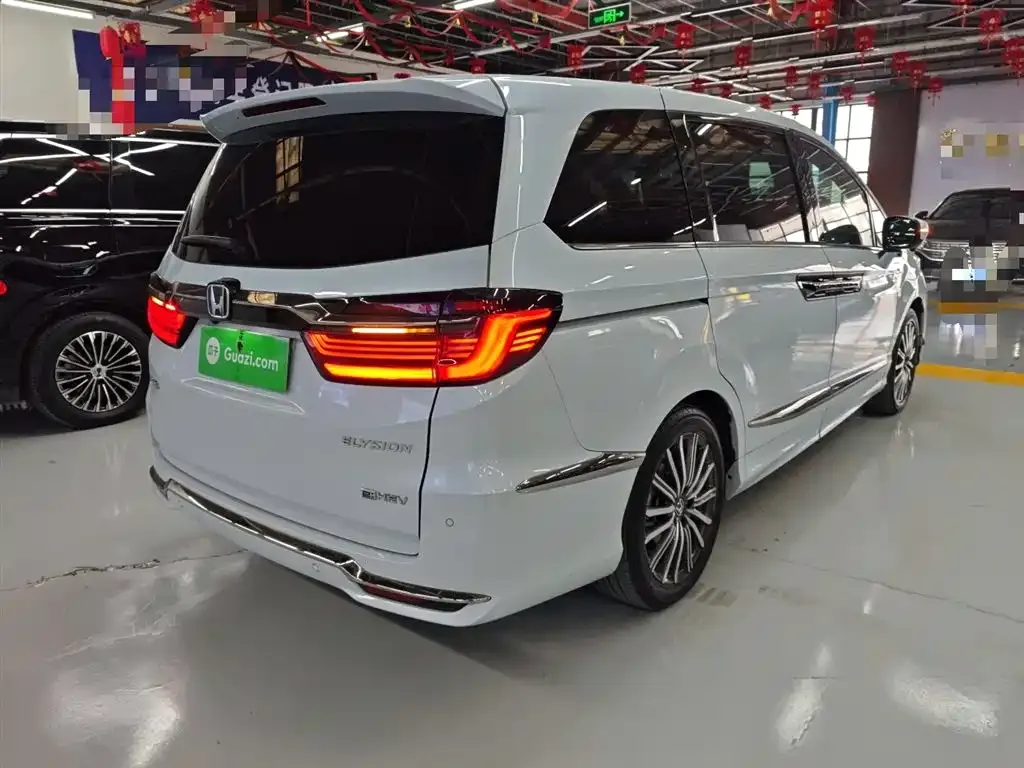 Honda Elysion 2024 из CN, фото 7