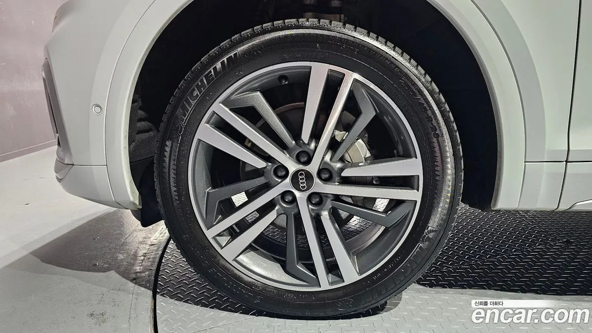 Audi Q5 2023 из KR, фото 3
