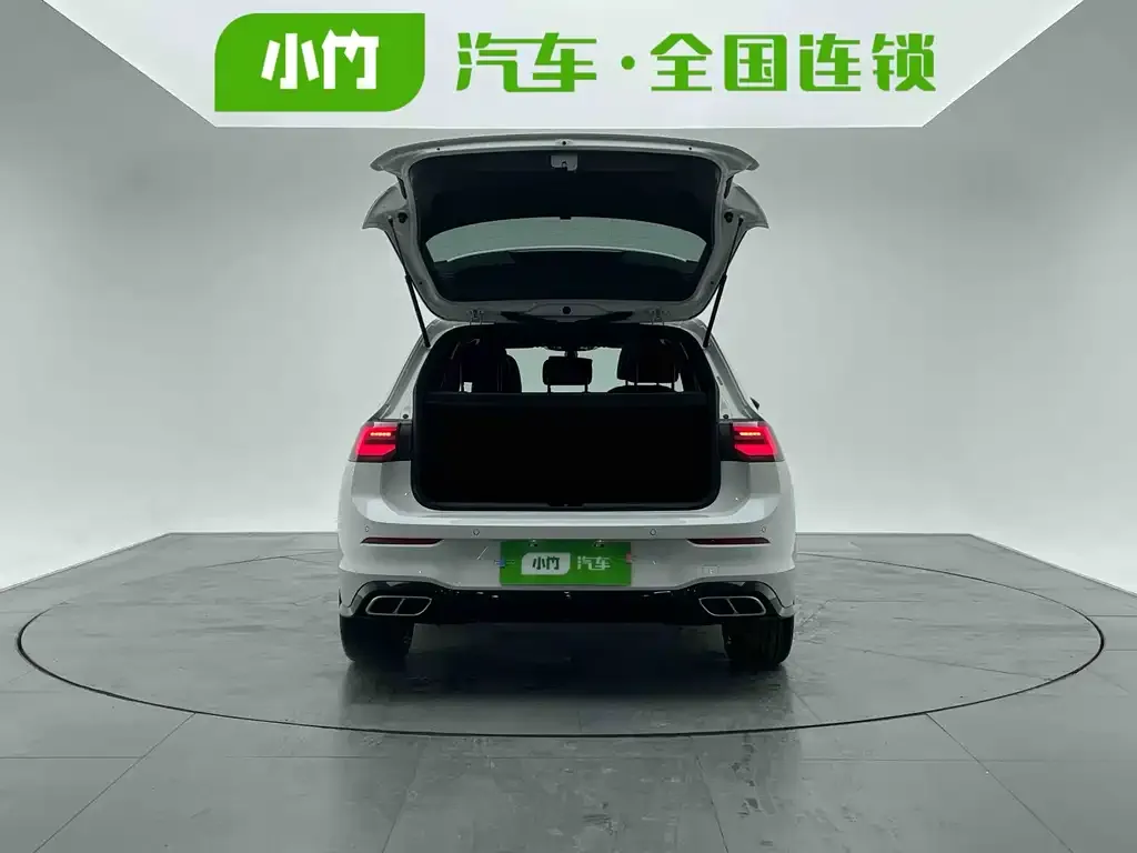 Volkswagen Golf 2023 из CN, фото 2