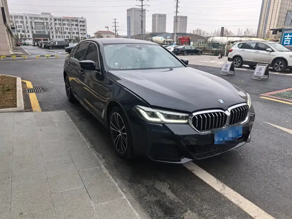 BMW 5 Series 2023 из CN, фото 4