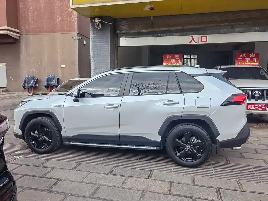 Toyota RAV4 2023 из CN, фото 6