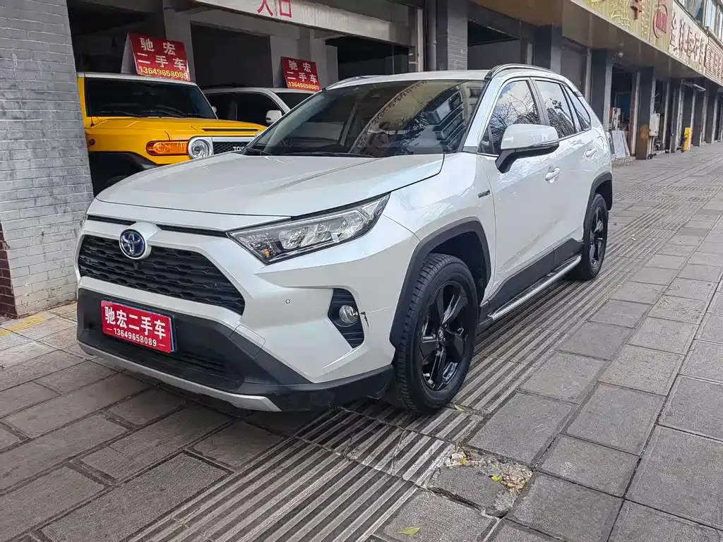 Toyota RAV4 2023 из CN, фото 3