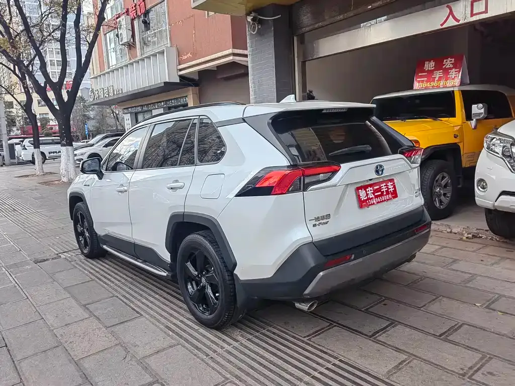 Toyota RAV4 2023 из CN, фото 9