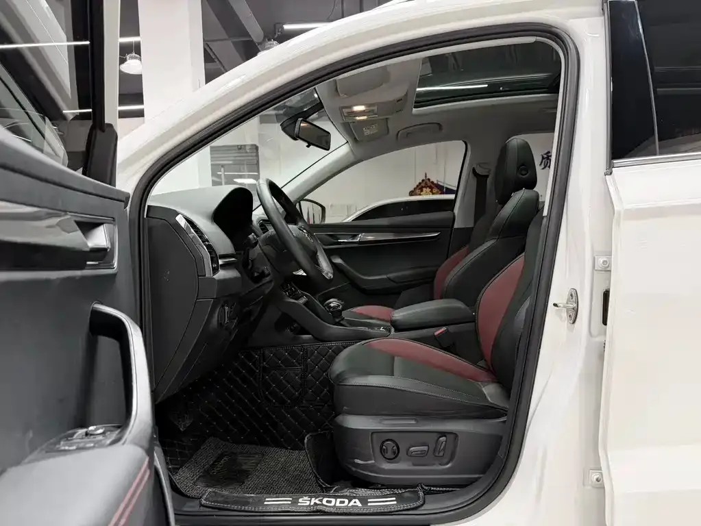 Skoda Karoq 2022 из CN, фото 2