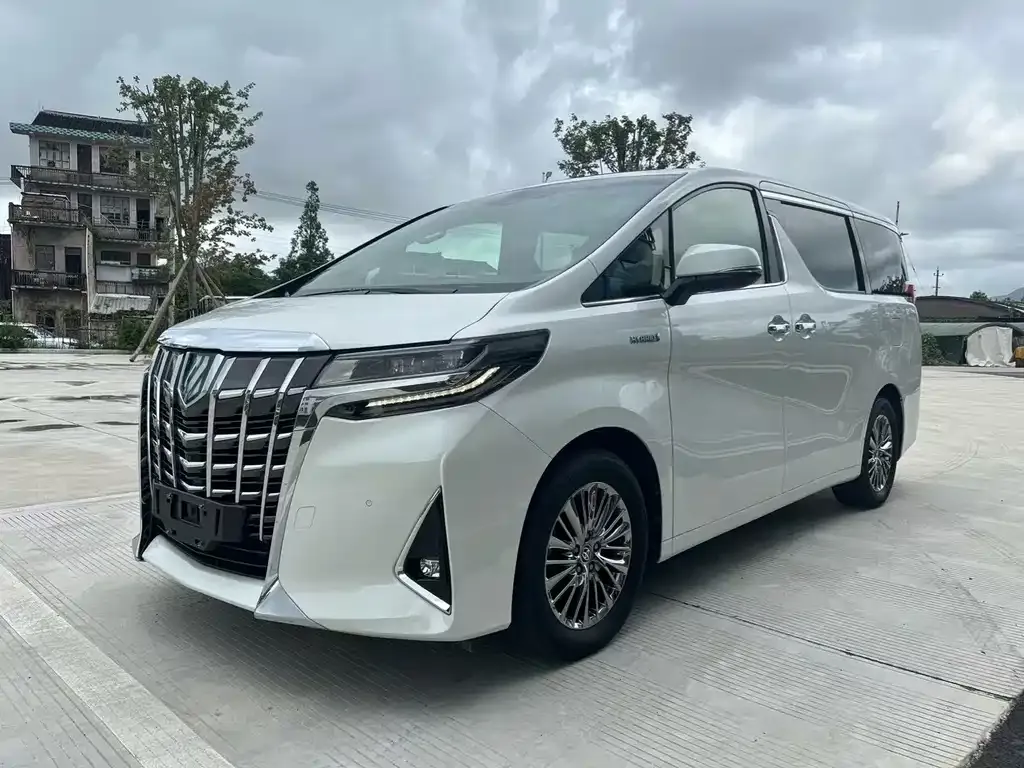 Toyota Alphard 2023 из CN, фото 1