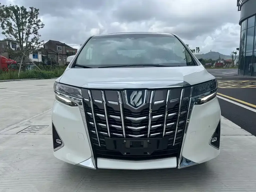 Toyota Alphard 2023 из CN, фото 9