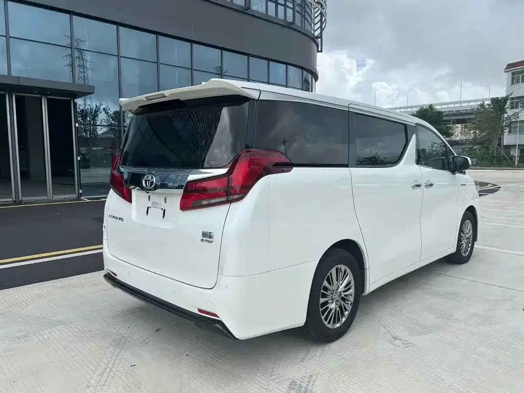 Toyota Alphard 2023 из CN, фото 7