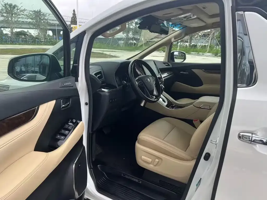Toyota Alphard 2023 из CN, фото 2
