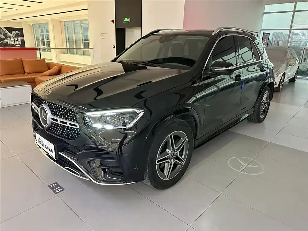Mercedes-Benz GLE — фото 1