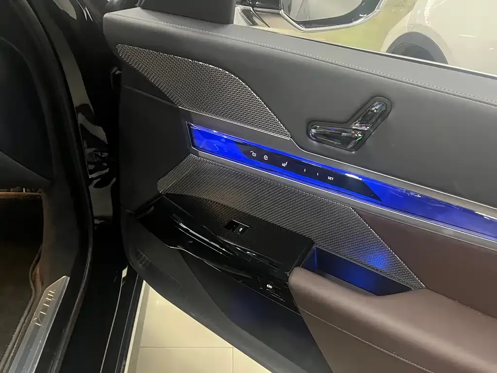 BMW 7 Series 2023 из CN, фото 6