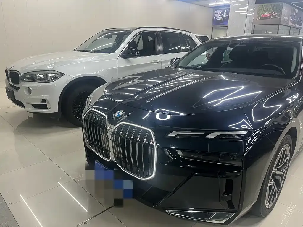 BMW 7 Series 2023 из CN, фото 3