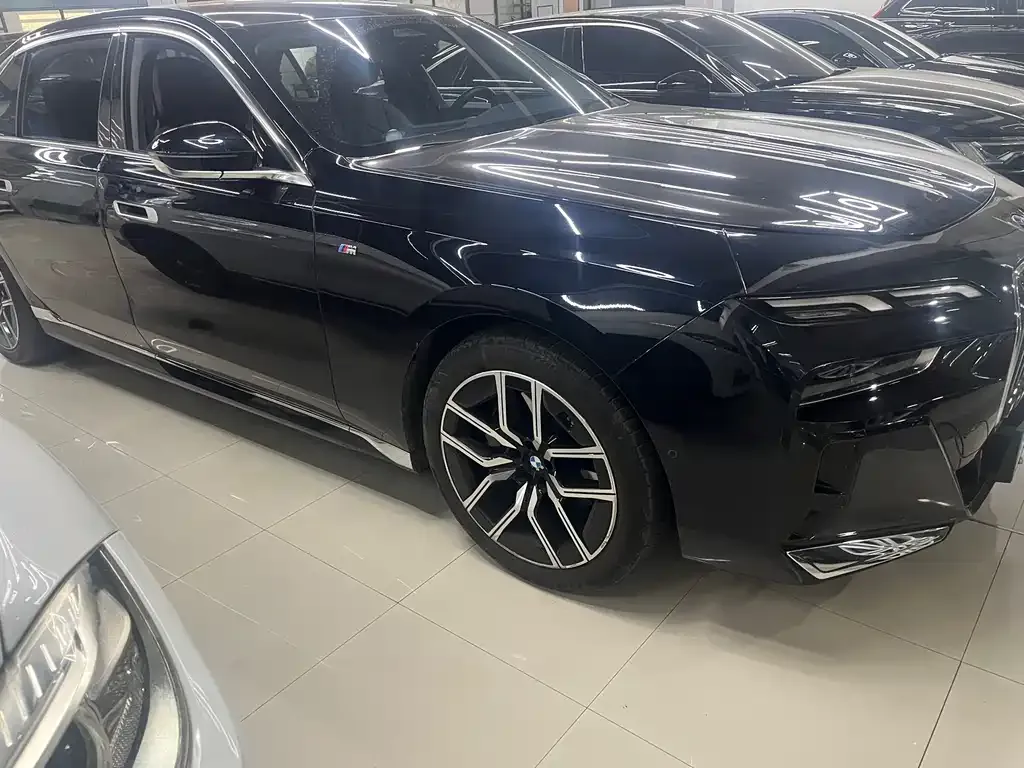 BMW 7 Series 2023 из CN, фото 9