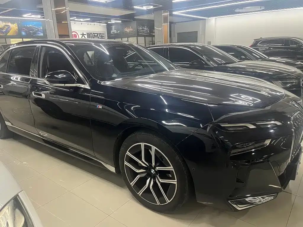 BMW 7 Series 2023 из CN, фото 5