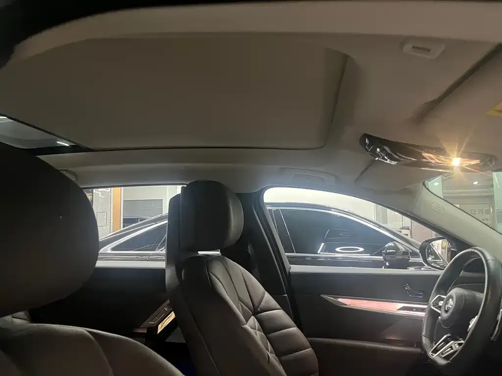 BMW 7 Series 2023 из CN, фото 2