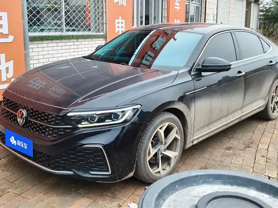 Volkswagen Passat — фото 1