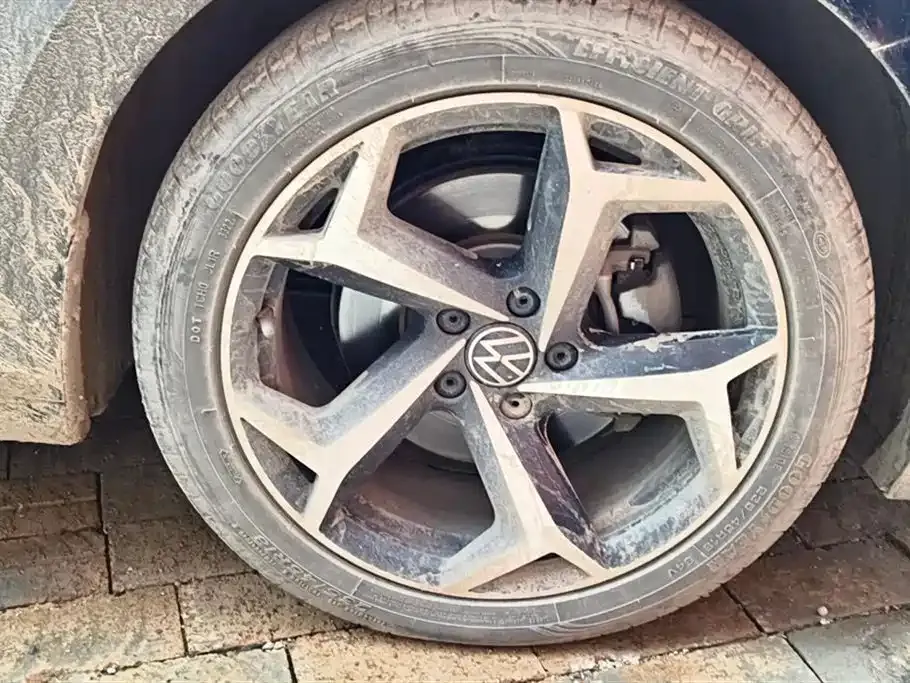 Volkswagen Passat — фото 7