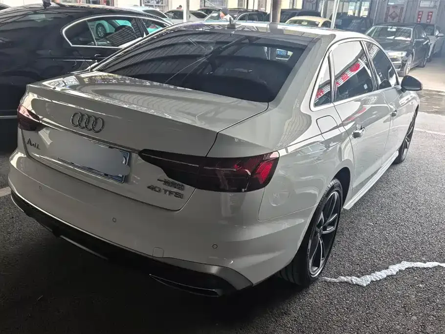 Audi A4L 2022 из CN, фото 3
