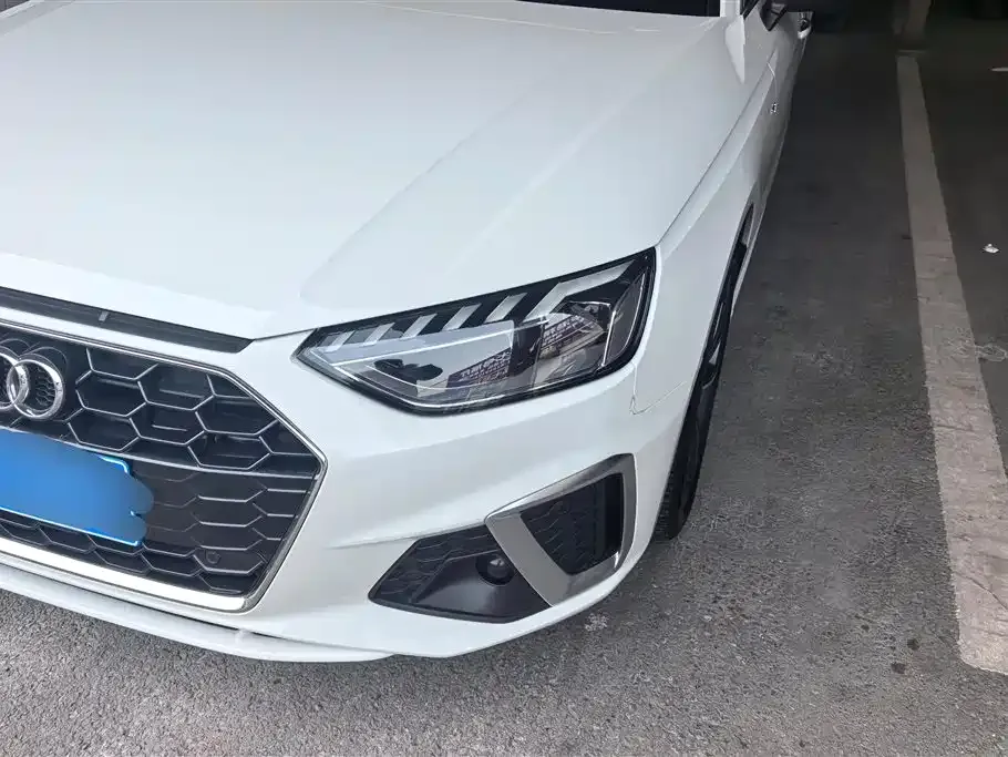 Audi A4L 2022 из CN, фото 8