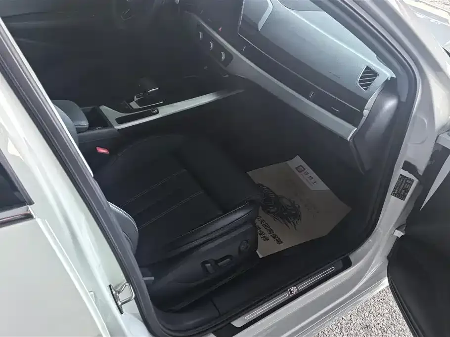 Audi A4L 2022 из CN, фото 2