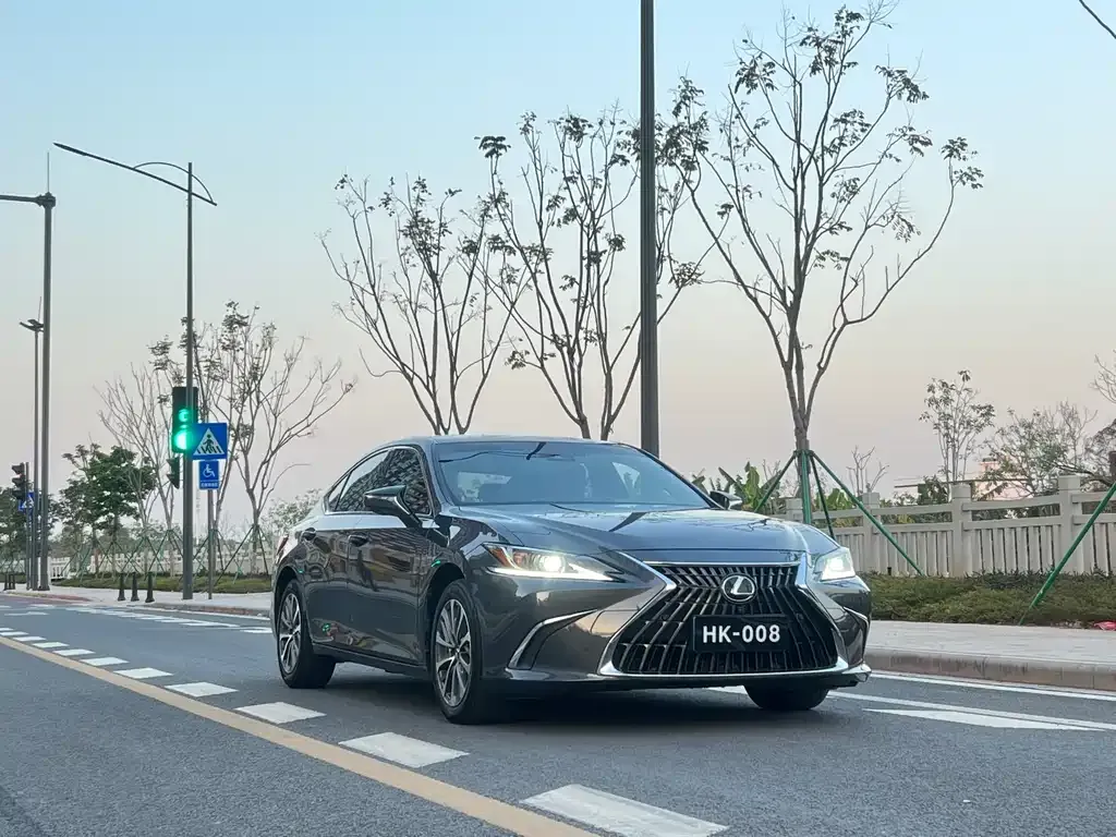 Lexus ES — фото 9