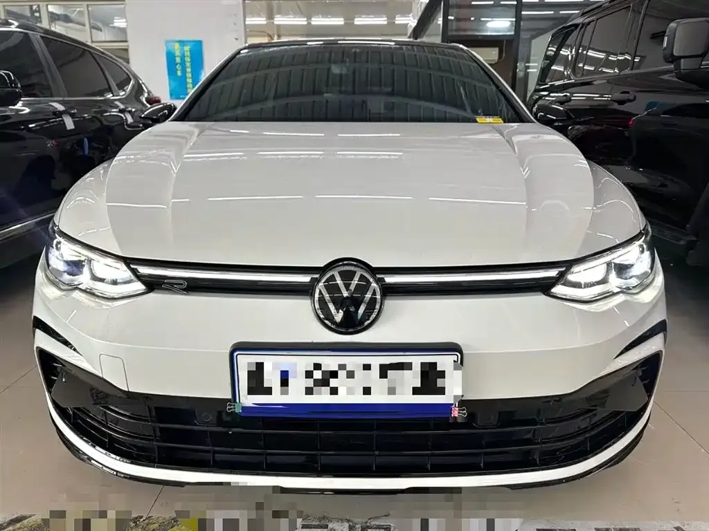 Volkswagen Golf 2024 из CN, фото 1