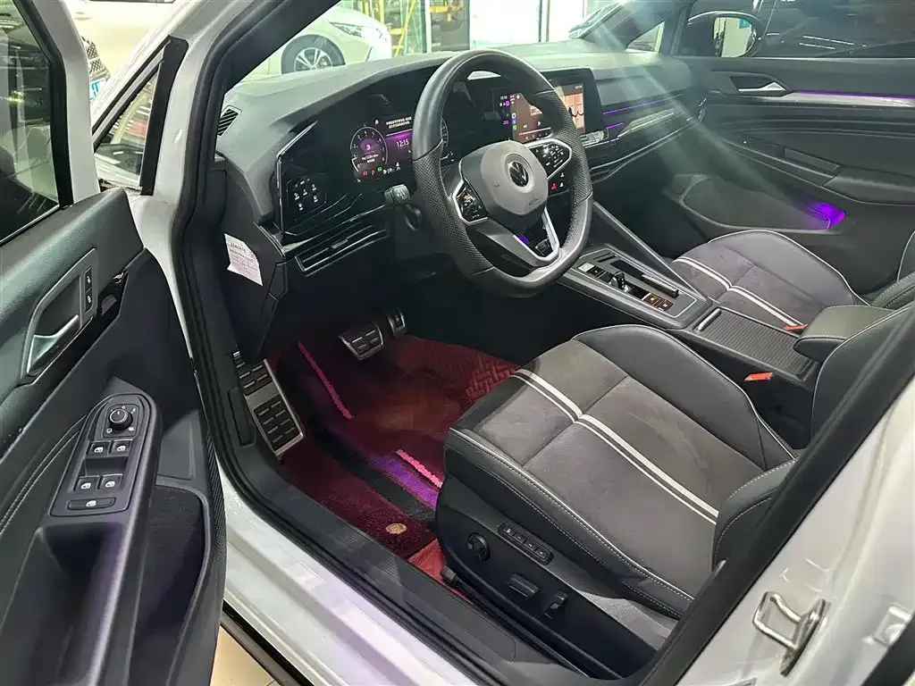 Volkswagen Golf 2024 из CN, фото 7
