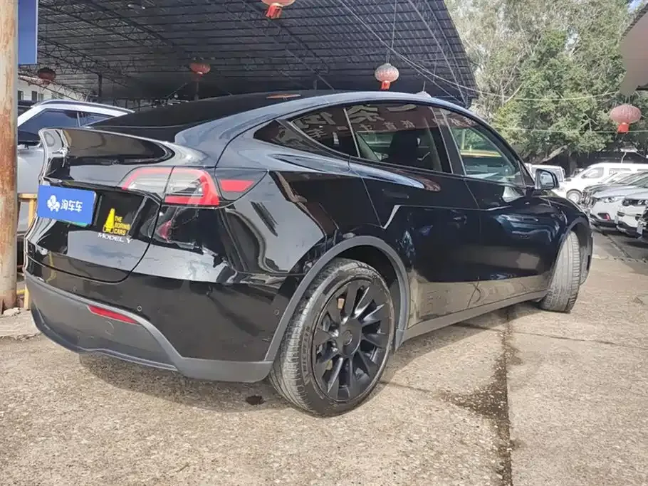Tesla Model Y 2023 из CN, фото 10