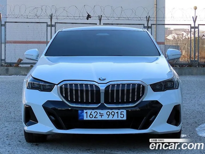 BMW 5-Series 2024 из KR, фото 1