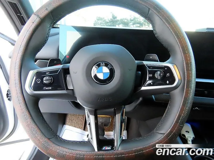 BMW 5-Series 2024 из KR, фото 8