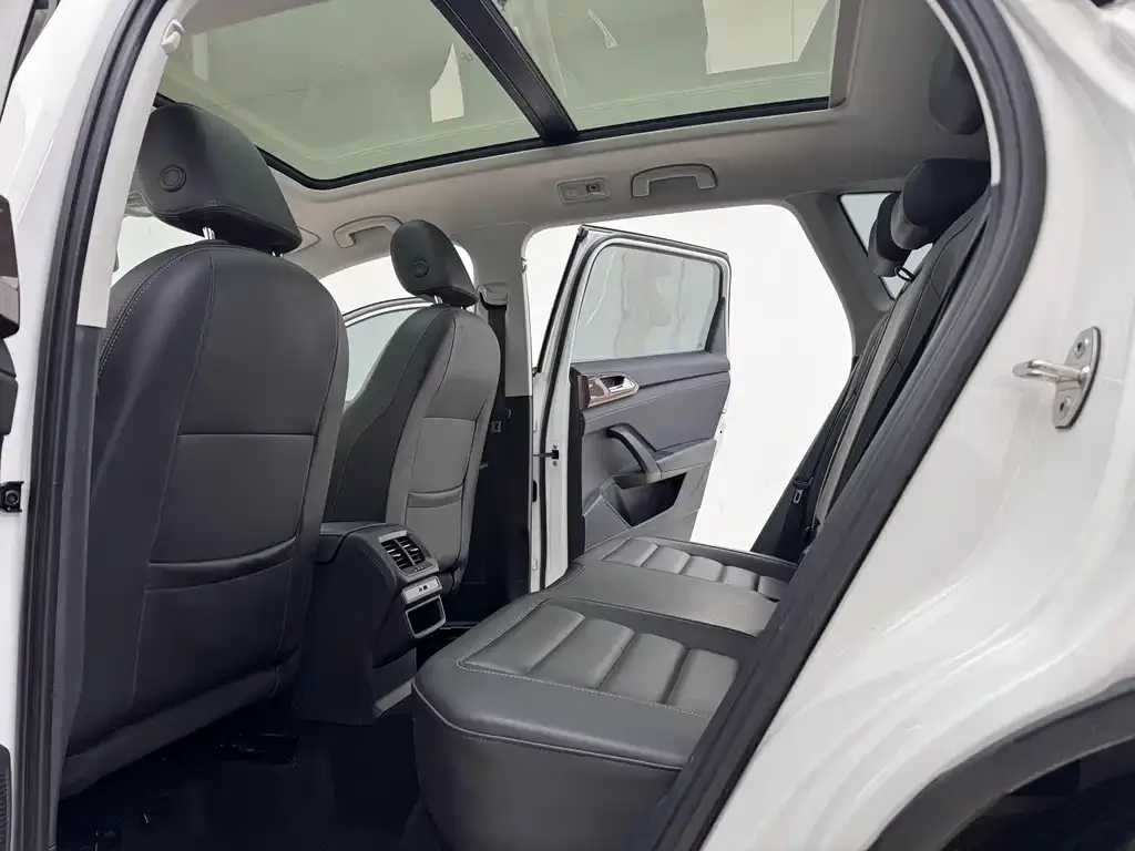 Volkswagen Tharu 2022 из CN, фото 5
