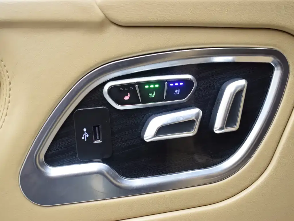 Buick GL8 2021 из CN, фото 2