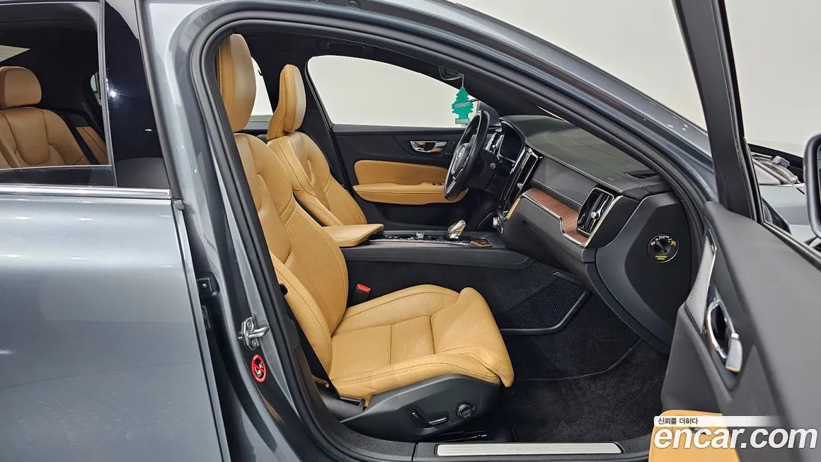 Volvo S60 — фото 10