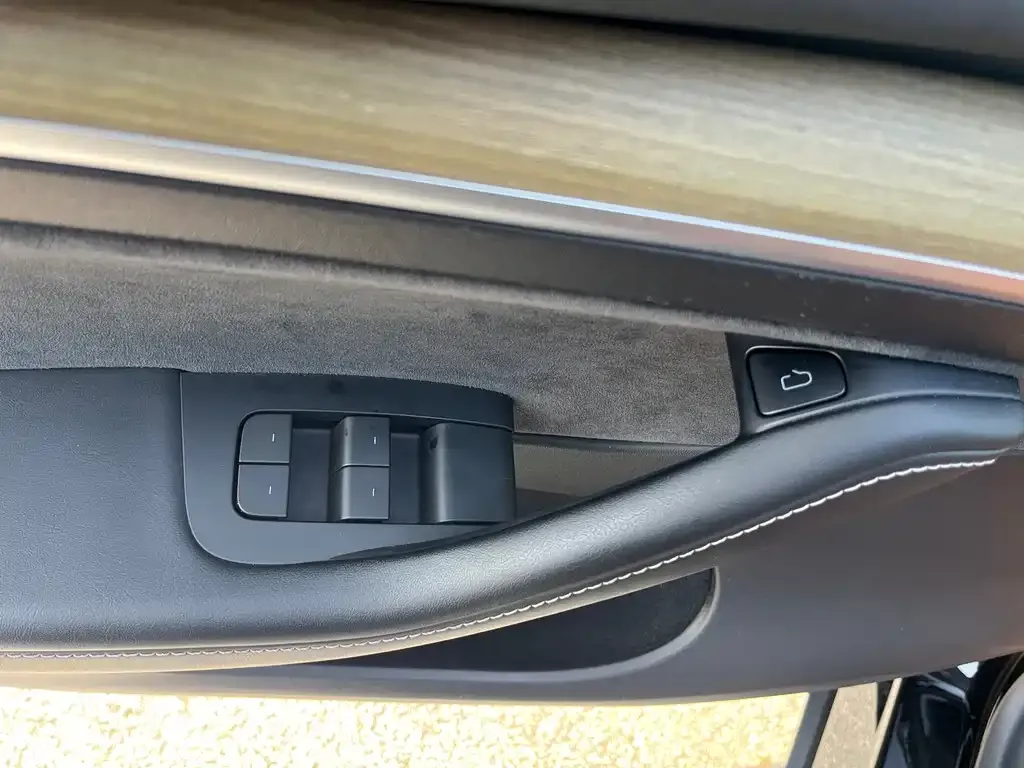 Tesla Model Y 2023 из CN, фото 7