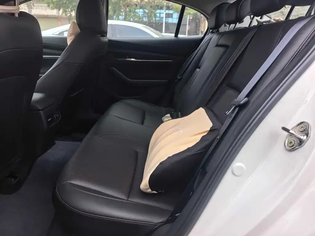 Mazda 3 Axela 2024 из CN, фото 4